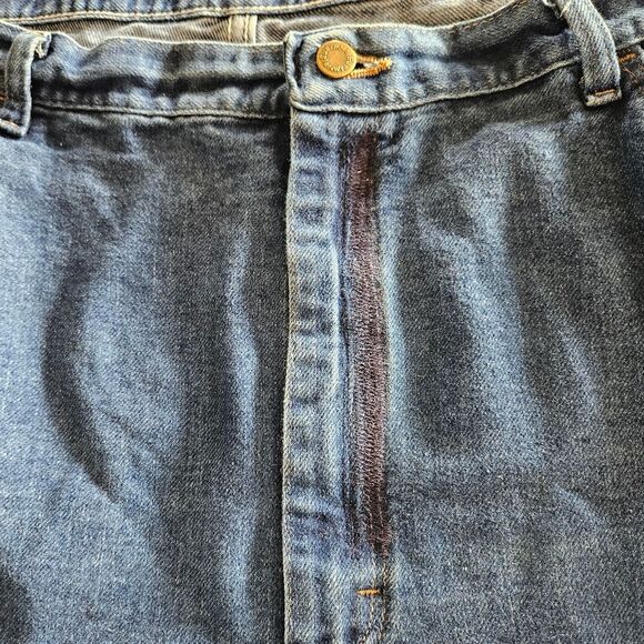 Wrangler Blue Jeans | Size 42 x 32 | Classic Fit | Fair Condition - Picture 4 of 9